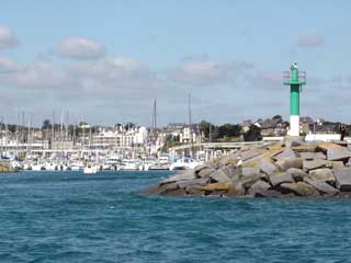 The welcoming entrance to Saint Quay's Port d'Armor