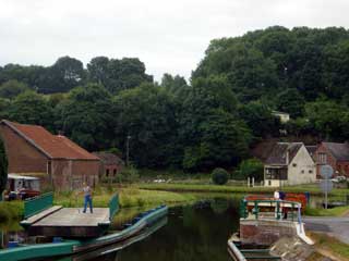 The lock keeper is stranded on the bridge whilst he waits for us to pass