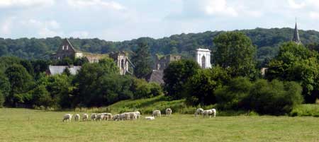 Several generations of building at Abbaye D'Aulne
