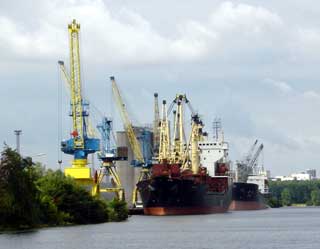 The African Sun unloading timber at Quai de Blainville