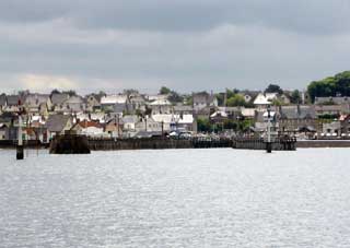 The dog-leg entrance makes it difficult to spot the harbour from the sea