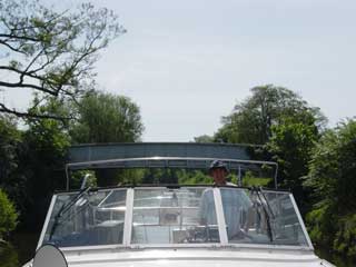 Mast down for Ham Bridge near Windsor