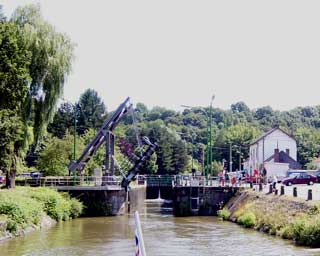 Landelies - the last of the hand operated locks...