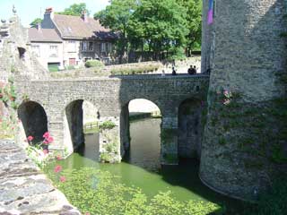 The medieval chateau houses a museum of artwork, ethnography and historical objects. 