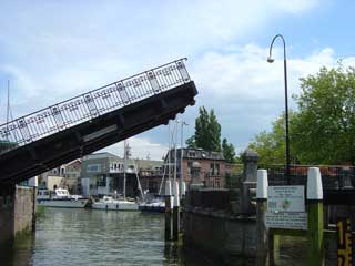 The entrance bridge and service times for the KDRZV