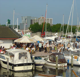 Salsa on the terrace at the Haven van Harderwijk