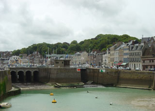 The entrance to St Valery at low water