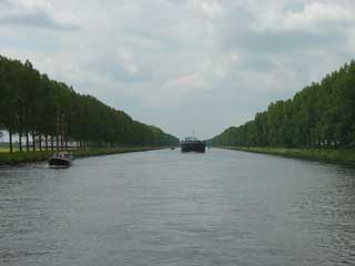 Light traffic on the Eemskanaal to Delfzijl