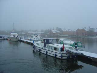 We wave goodbye to Sea Lord on a foggy, frosty morning