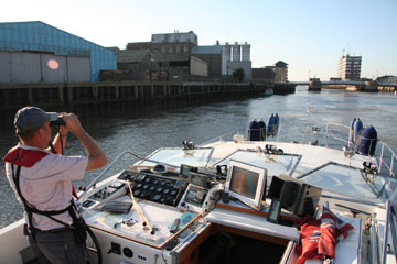 Approaching Haven Bridge at low water