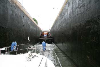 The deep lock basin at Sluis Panheel